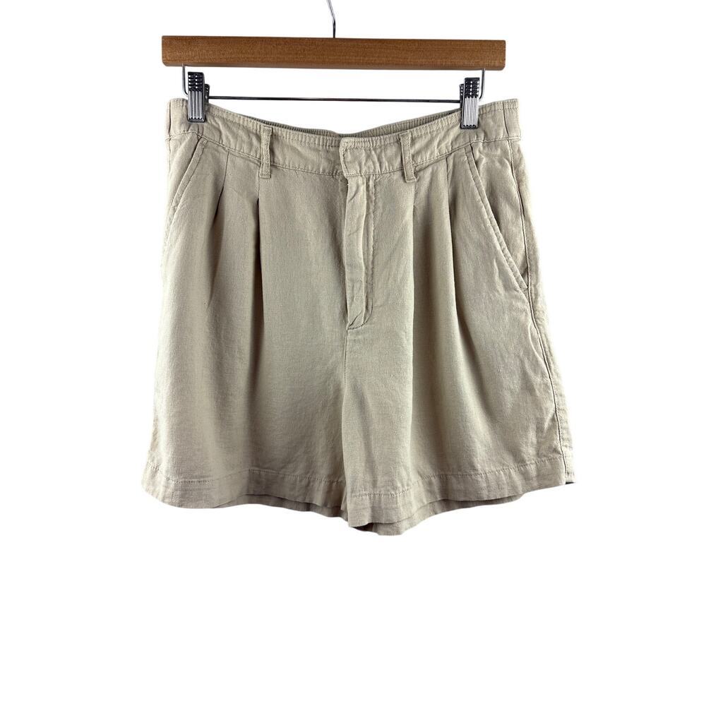 Women’s GAP Size 10 Khaki Pleated Shorts